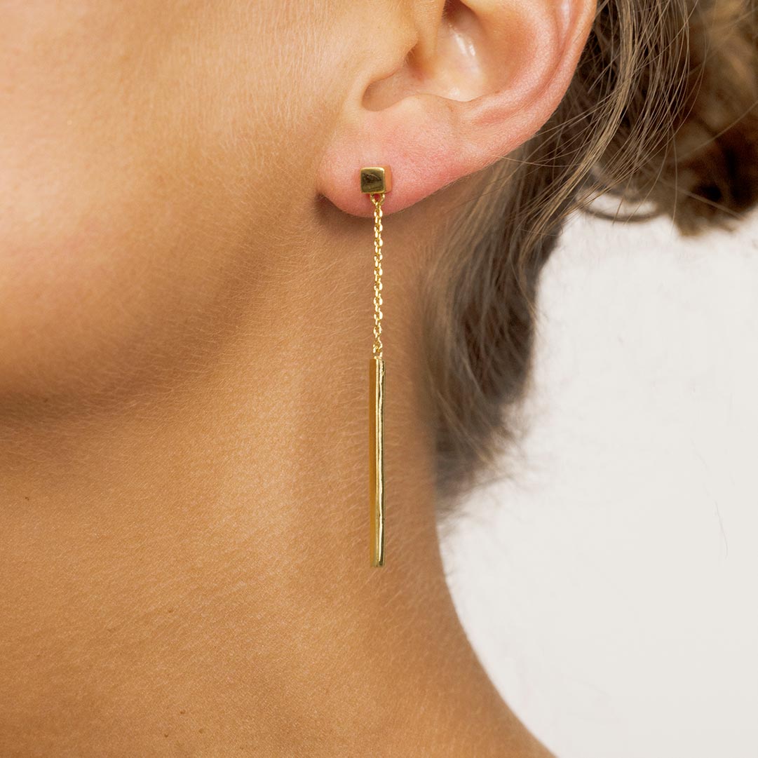 Singula-jewelry-gold-cubes-rain-long-earrings