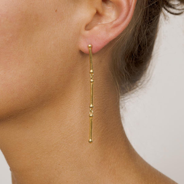 Singula-jewelry-gold-infinity-long-earrings