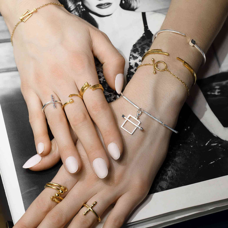     Singula-jewelry-gold-celestial-ring-women-lifestyle