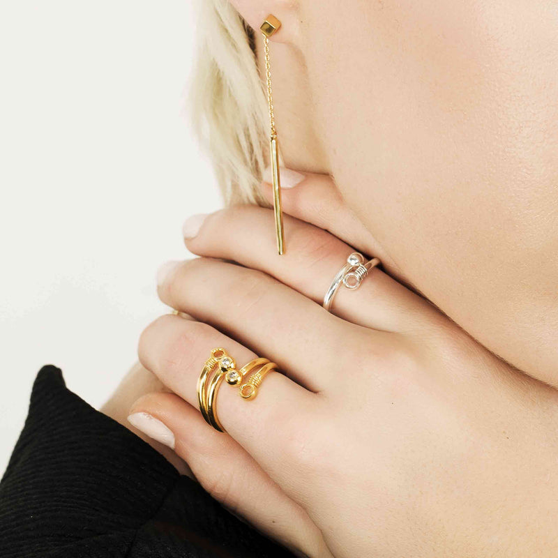     Singula-jewelry-gold-diamonds-celestial-circle-rings-women-lifestyle