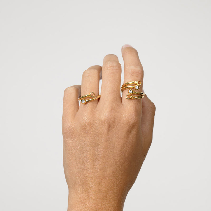    Singula-jewelry-gold-diamonds-celestial-circle-rings-women