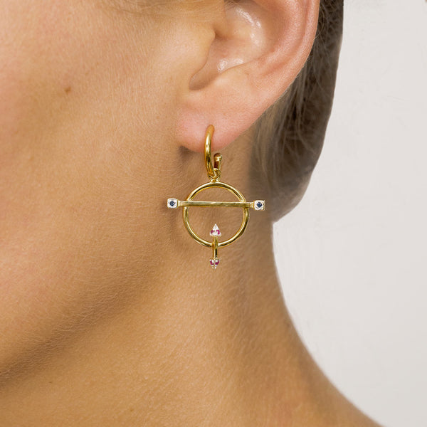 Singula-jewelry-gold-gems-infinity-short-earrings