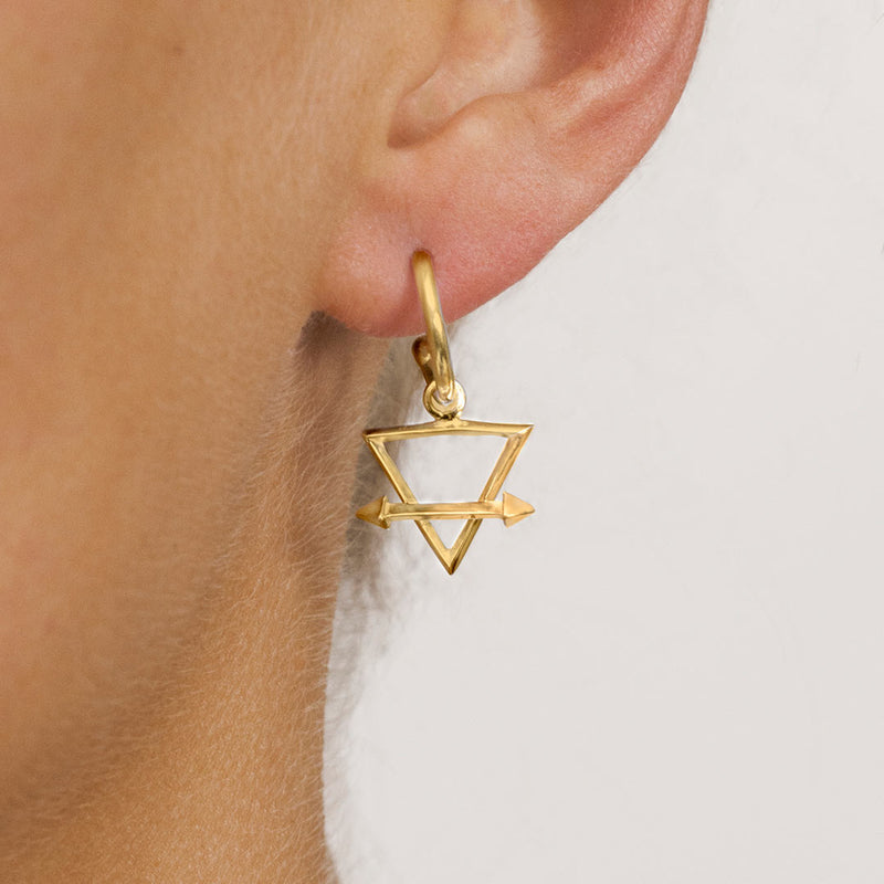 Singula-jewelry-gold-humanity-short-earrings