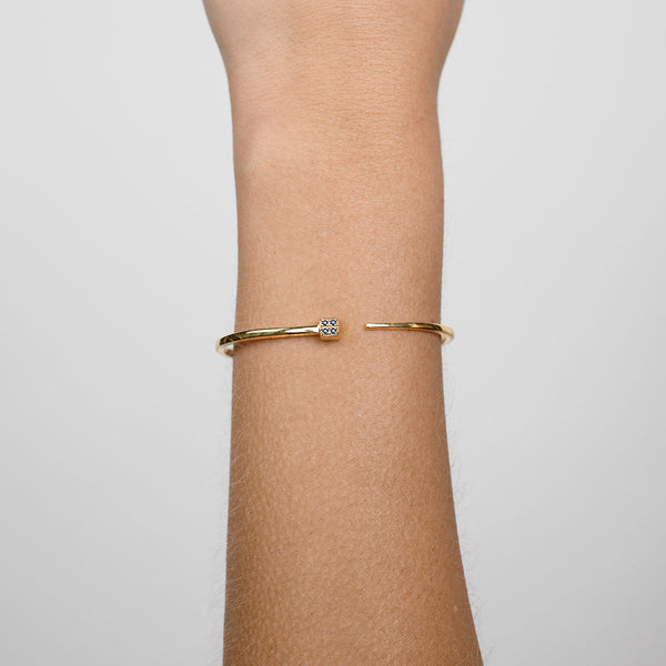   Singula-jewelry-gold-sapphires-divin-nail-bangle-bracelet-women