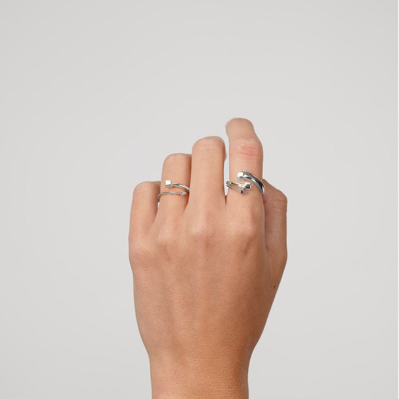    Singula-jewelry-silver-crossroads-rings-women