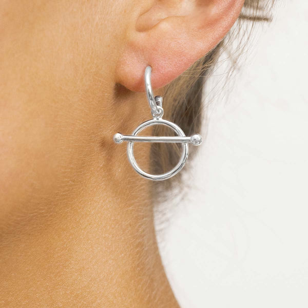 Singula-jewelry-silver-infinity-short-earrings