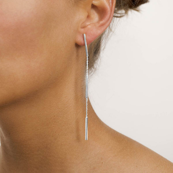 Singula-jewelry-silver-magnicity-long-earrings